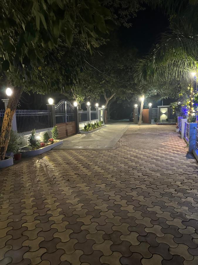 Kaashi Flora Villa Váránaszi Kültér fotó